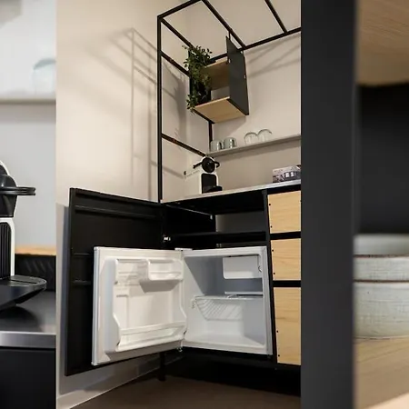 N12 Bright And Cozy With Ac And Parking * Bratislava