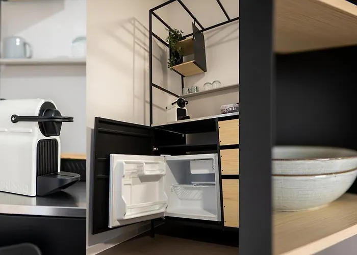 N12 Bright And Cozy With Ac And Parking * Bratislava