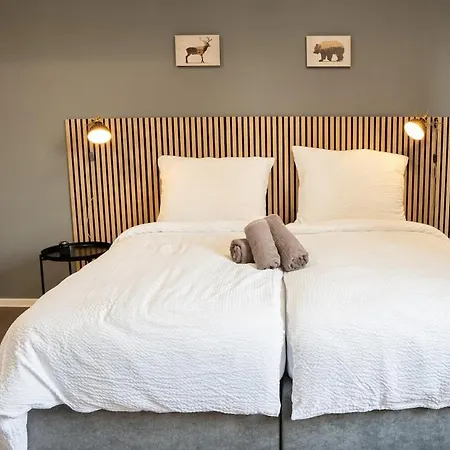 Апартаменти N12 Bright And Cozy With Ac And Parking