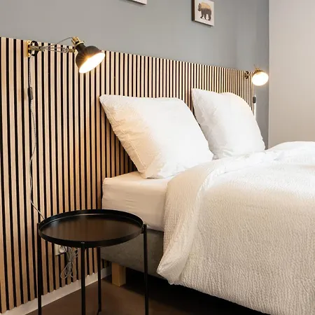 Апартаменти N12 Bright And Cozy With Ac And Parking Братислава