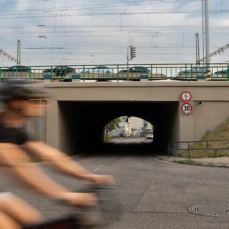 Апартаменти N12 Bright And Cozy With Ac And Parking *